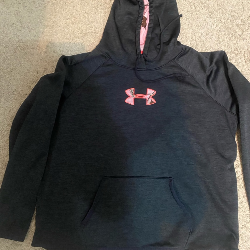Woman’s XL black Under Armour hoodie